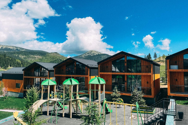 PHOENIX – інвестиції в нерухомість в Карпатах 